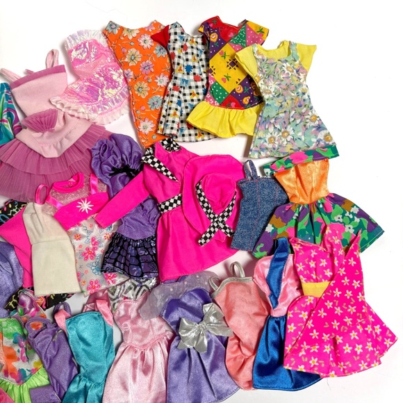 Barbie Vintage 90s Huge Bundle Lot 30 Short Dresses - Picture 3 of 3